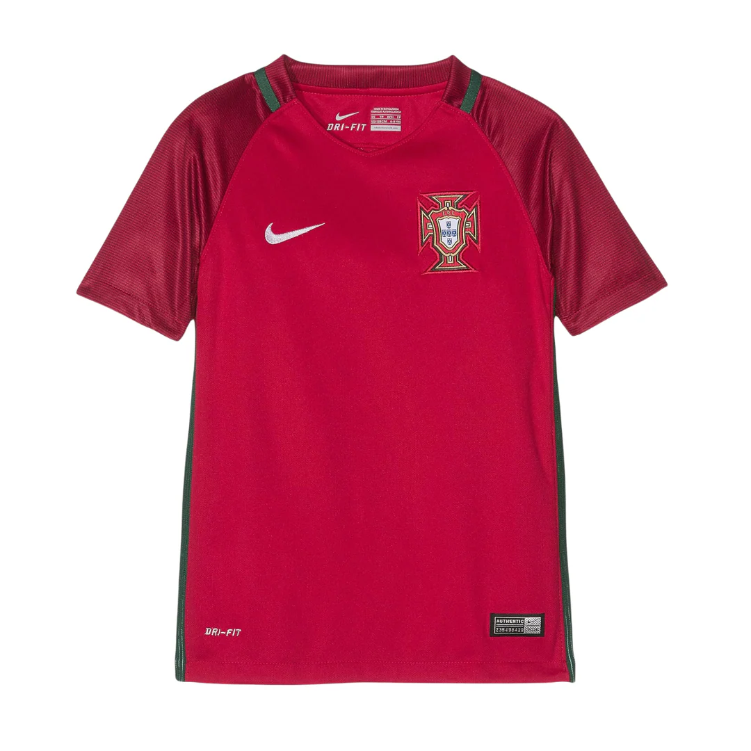 Framed Cristiano Ronaldo Signed Portugal 2016 EURO Final Soccer Jersey #7 with Beckett COA - Image 4