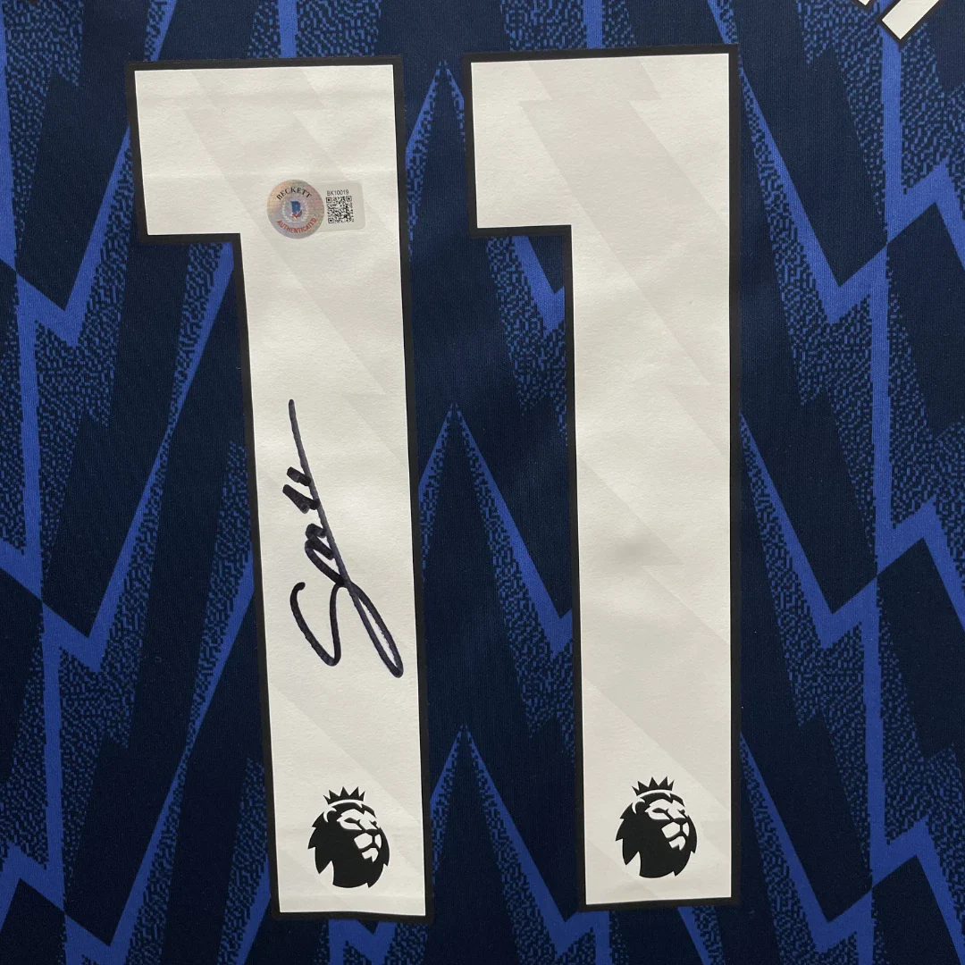Framed Gabriel Martinelli Signed Arsenal Away Soccer Jersey #11 with Beckett COA - Image 2