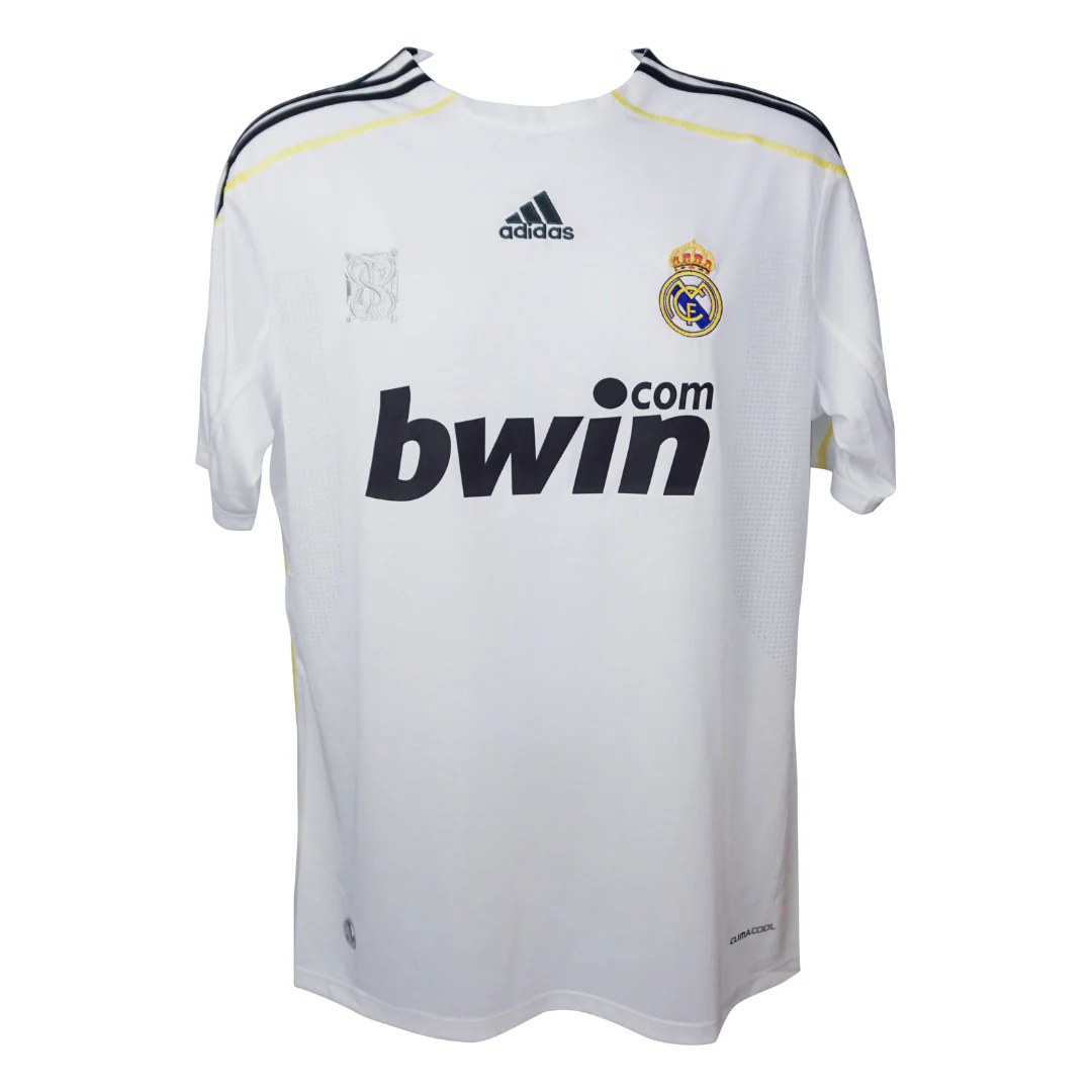 Framed Kaka Signed Real Madrid Home Soccer Jersey #8 with Beckett COA - Image 4
