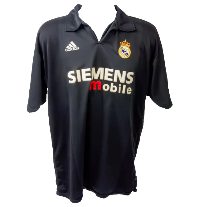 Framed Ronaldo Nazario Signed Real Madrid Away Soccer Jersey #11 with Beckett COA - Image 4