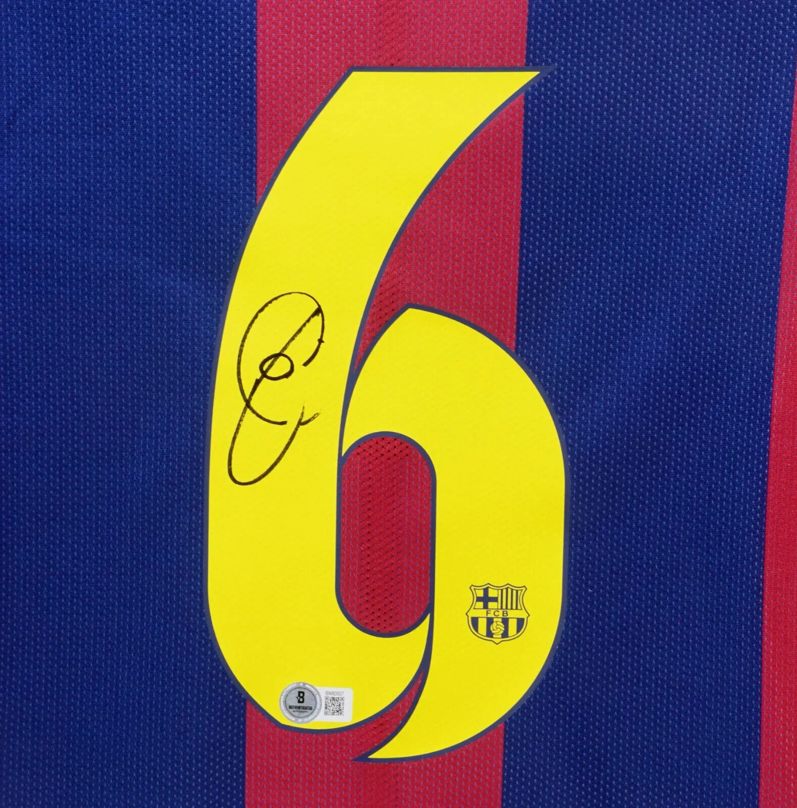 Xavi Hernandez Signed FC Barcelona Home Soccer Jersey #6 with Beckett COA - Image 2